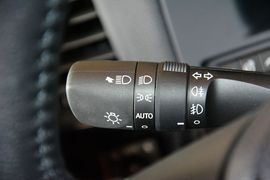 2016款丰田皇冠2.5L智享版