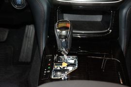 2016款丰田皇冠2.5L智享版