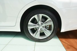 2016款丰田皇冠2.5L智享版