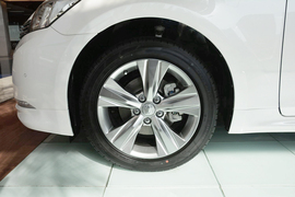 2016款丰田皇冠2.5L智享版