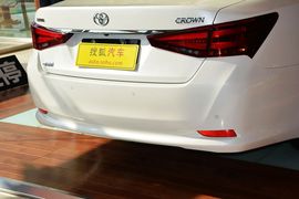 2016款丰田皇冠2.5L智享版
