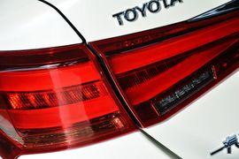 2016款丰田皇冠2.5L智享版