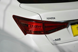 2016款丰田皇冠2.5L智享版