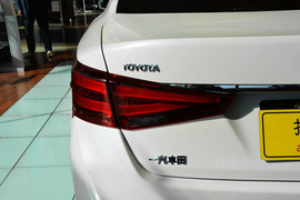 2016款丰田皇冠2.5L智享版