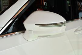 2016款丰田皇冠2.5L智享版