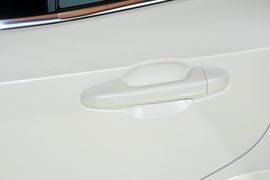 2016款丰田皇冠2.5L智享版