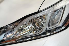 2016款丰田皇冠2.5L智享版
