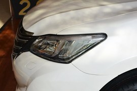 2016款丰田皇冠2.5L智享版