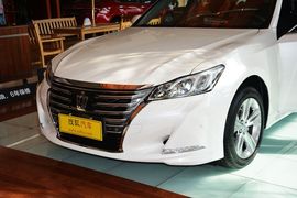 2016款丰田皇冠2.5L智享版
