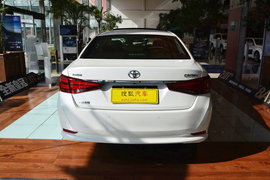 2016款丰田皇冠2.5L智享版