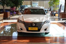 2016款丰田皇冠2.5L智享版