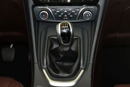 2016款海马V70