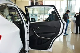 2016款奔腾X80