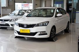 2015款长安悦翔V7 1.6L自动乐趣型