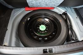 2016款丰田卡罗拉双擎1.8L