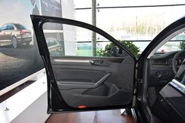 2016款大众帕萨特330TSI御尊版