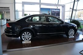 2016款大众帕萨特330TSI御尊版