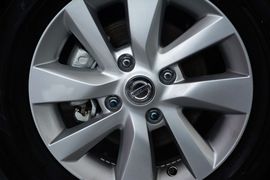 2013款日产骊威劲锐版1.6XL手动舒适型