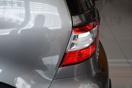 2013款日产骊威劲锐版1.6XL手动舒适型