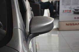 2013款日产骊威劲锐版1.6XL手动舒适型