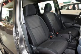 2013款日产骊威劲锐版1.6XL手动舒适型
