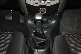 2013款日产骊威劲锐版1.6XL手动舒适型