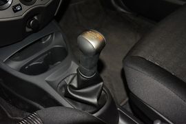 2013款日产骊威劲锐版1.6XL手动舒适型