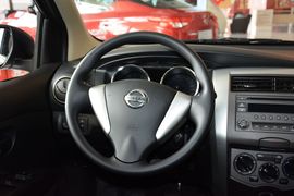 2013款日产骊威劲锐版1.6XL手动舒适型