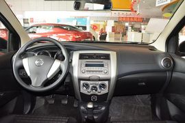 2013款日产骊威劲锐版1.6XL手动舒适型