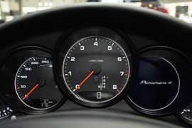 2016款保时捷Panamera