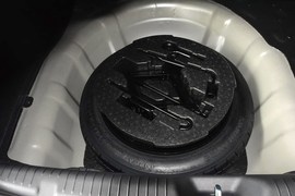 2015款现代朗动1.6L自动尊贵型