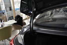2015款现代朗动1.6L自动尊贵型