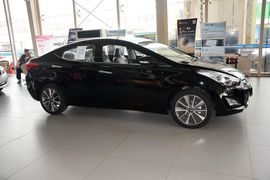2015款现代朗动1.6L自动尊贵型