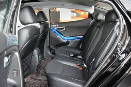 2015款现代朗动1.6L自动尊贵型