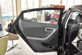 2015款现代朗动1.6L自动尊贵型