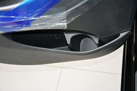 2015款现代朗动1.6L自动尊贵型
