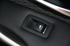 2016款宝马320i