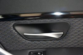 2016款宝马320i