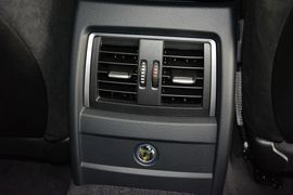 2016款宝马320i