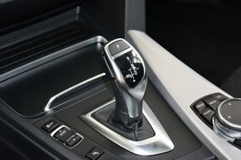 2016款宝马320i