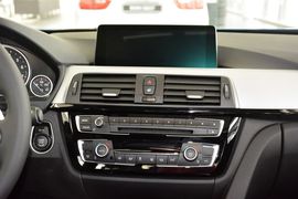 2016款宝马320i