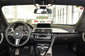 2016款宝马320i