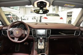 2016款保时捷Panamera