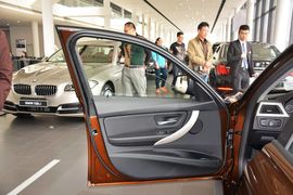 2016款宝马320i时尚型