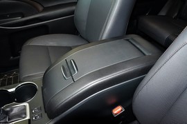2015款丰田汉兰达3.5L四驱
