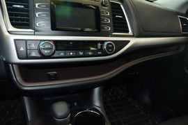 2015款丰田汉兰达3.5L四驱