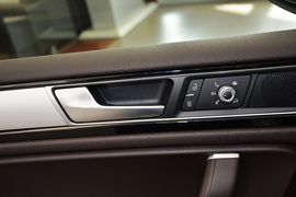 2016款大众途锐3.0TSI舒适型