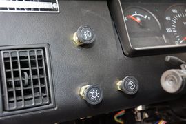 2016款北汽制造BJ212