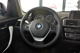 2016款宝马118i都市设计套装