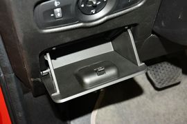 2016款奇瑞艾瑞泽5